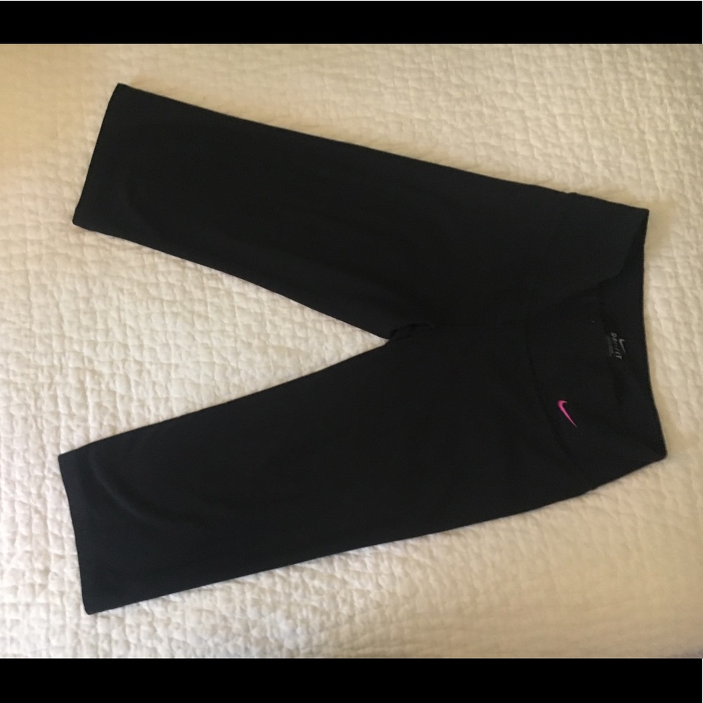 Nike Crop Pants Size Small Black Low Waist